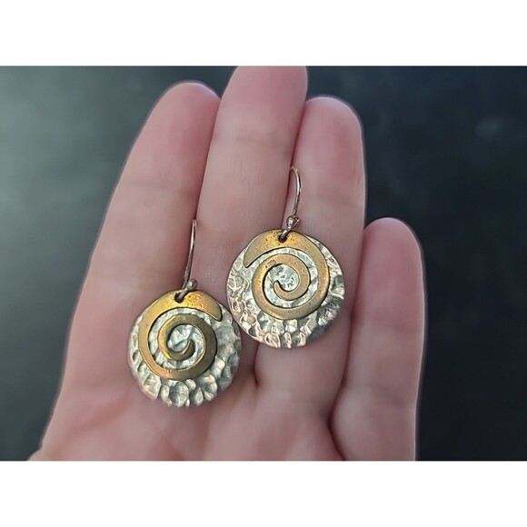 925 Hammered Sterling Silver Brass Swirl Dangling Pierced Earrings Vintage - Picture 2 of 10